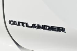 2024 Mitsubishi Outlander ES ZM MY24 White