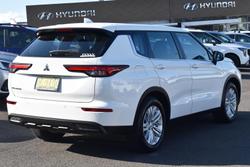 2024 Mitsubishi Outlander ES ZM MY24 White