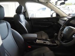 2025 Mahindra XUV700 AX7L