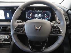 2025 Mahindra XUV700 AX7L