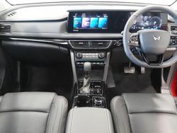 2025 Mahindra XUV700 AX7L