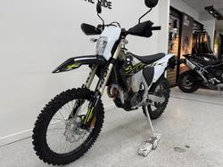 2026 Triumph 2026 Triumph 450CC TF 450-E Motocross BLACK/WHITE