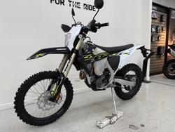 2026 Triumph 2026 Triumph 450CC TF 450-E Motocross BLACK/WHITE