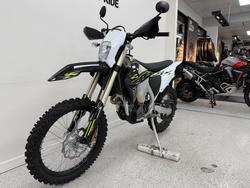 2026 Triumph 2026 Triumph 250CC TF 250-E Motocross BLACK/WHIT