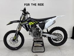 2024 Triumph TF 250-X BLACK/WHIT