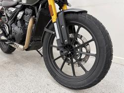 2025 Triumph 2025 Triumph 400CC SCRAMBLER 400 WHITE/GREEN