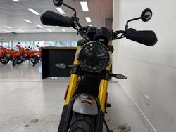 2025 Triumph 2025 Triumph 400CC SCRAMBLER 400 WHITE/GREEN