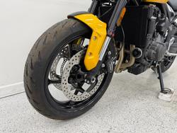 2025 Triumph TRIDENT 660 Yellow