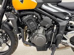 2025 Triumph TRIDENT 660 Yellow