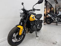 2025 Triumph TRIDENT 660 Yellow