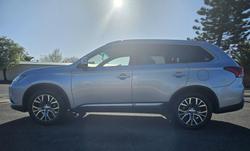 2017 Mitsubishi
Outlander ES