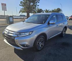 2017 Mitsubishi
Outlander ES