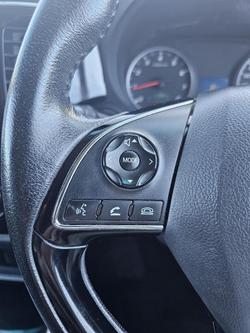 2017 Mitsubishi
Outlander ES