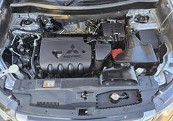 2017 Mitsubishi
Outlander ES