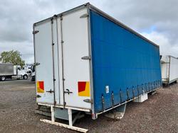 Volvo EX Volvo Curtansider $2000