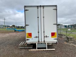 2015 Volvo Ex Volvo Curtansider $2000