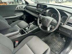 2022 Mitsubishi Outlander LS