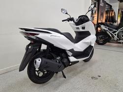 2025 Honda PCX125 White