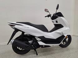 2025 Honda PCX125 White