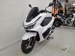 2025 Honda PCX125 White