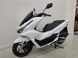 2025 Honda PCX125 White