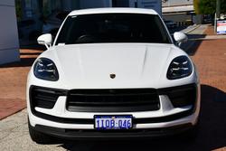 2022 Porsche
Macan