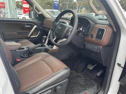 2023 Mahindra Scorpio Z8