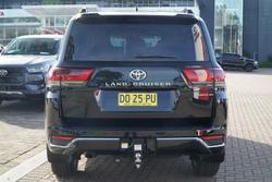 2023 Toyota Landcruiser Sahara ZX