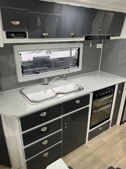 2018 Opal Tourer Mk1 210