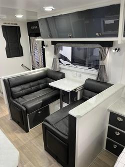 2018 Opal Tourer Mk1 210