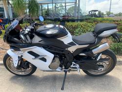 2025 CFMOTO 500 SR VOOM NEBULA WHITE