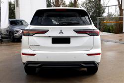 2025 Mitsubishi Outlander ES ZM MY25 AWD White