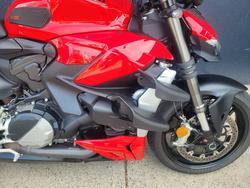 2022 DUCATI STREETFIGHTER V2 RED