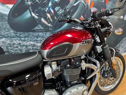 2023 Triumph BONNEVILLE T120 RED/SILVER