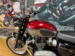 2023 Triumph BONNEVILLE T120 RED/SILVER