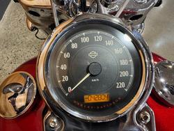 2011 Harley-davidson FLD SWITCHBACK Red