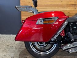 2011 Harley-davidson FLD SWITCHBACK Red