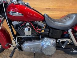 2011 Harley-davidson FLD SWITCHBACK Red