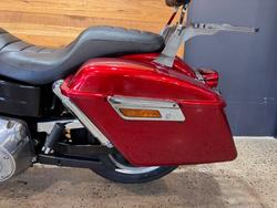 2011 Harley-davidson FLD SWITCHBACK Red