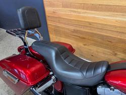 2011 Harley-davidson FLD SWITCHBACK Red