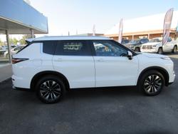 2025 Mitsubishi Outlander LS