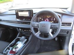 2025 Mitsubishi Outlander LS