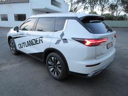2025 Mitsubishi Outlander LS