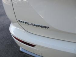 2025 Mitsubishi Outlander LS