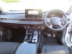 2025 Mitsubishi Outlander LS