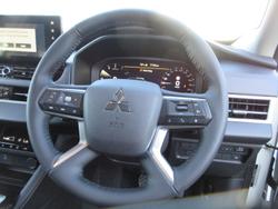 2025 Mitsubishi Outlander LS