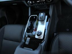 2025 Mitsubishi Outlander LS