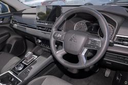 2025 Mitsubishi Outlander LS