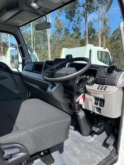 2025 Fuso 515 515 Ready built tray. White