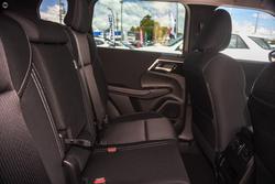 2025 Mitsubishi
Outlander LS
